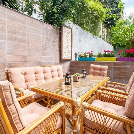 Апартаменты Flat With Garden Close To Coast In Uskudar