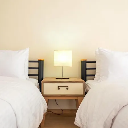 Flat With Garden Close To Coast In Uskudar Apartment Istanbul