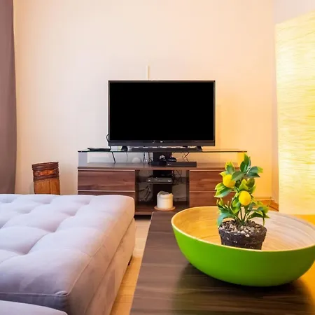 Apartment Flat With Garden Close To Coast In Uskudar